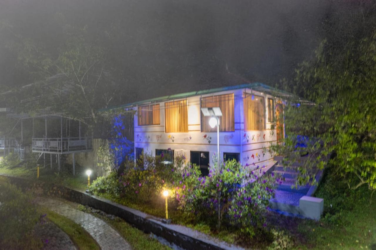 Apartment Rock Hut Tabor Hills Vagamon