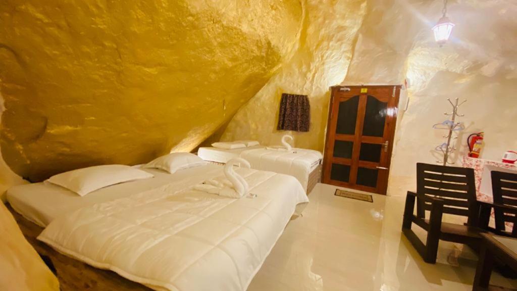 Apartment Rock Hut Tabor Hills Vagamon